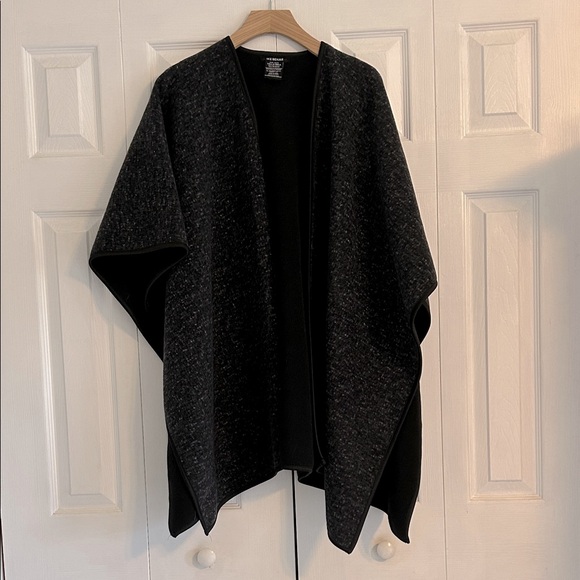 Ike Behar Charcoal Gray Women's Cape - Picture 1 of 3